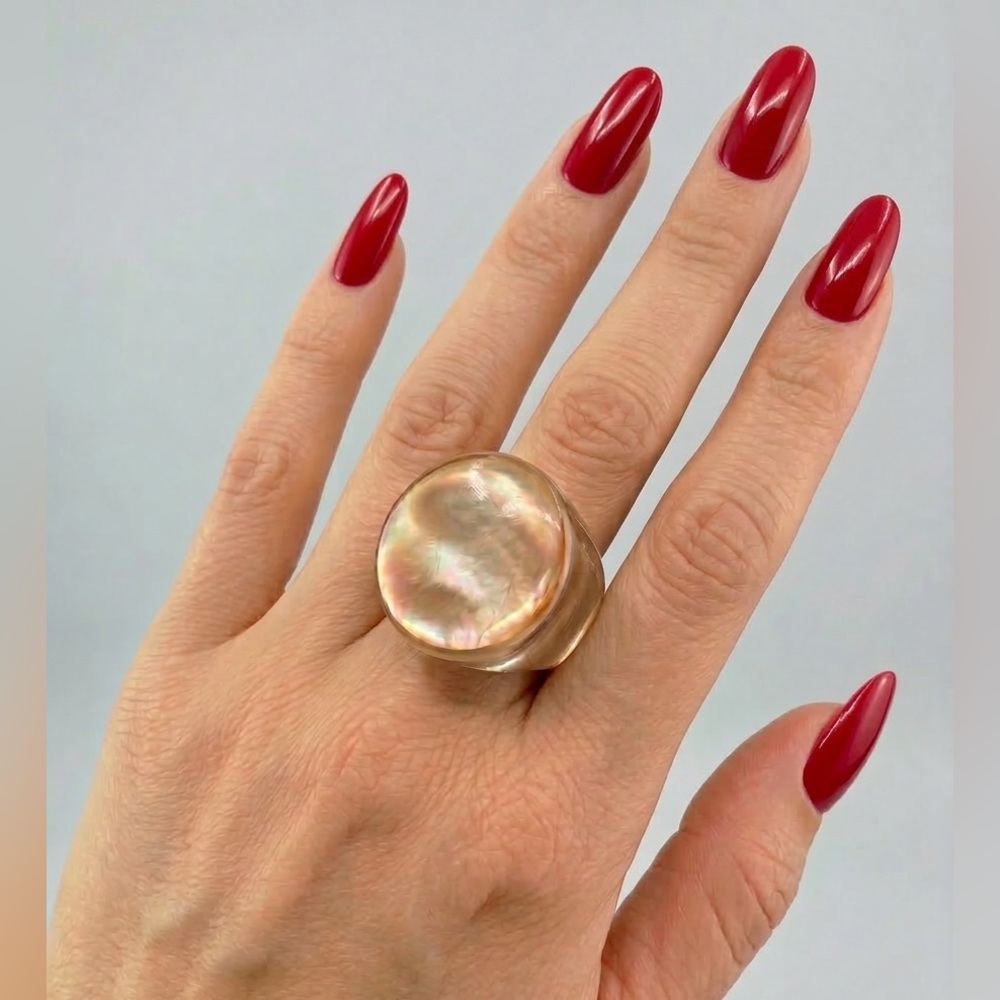 Vintage 1970s Chunky Lucite & Mother of Pearl Statement Ring